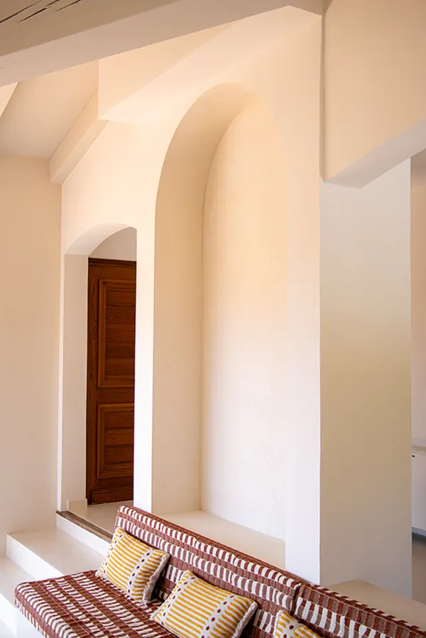 Voûte et porte en bois