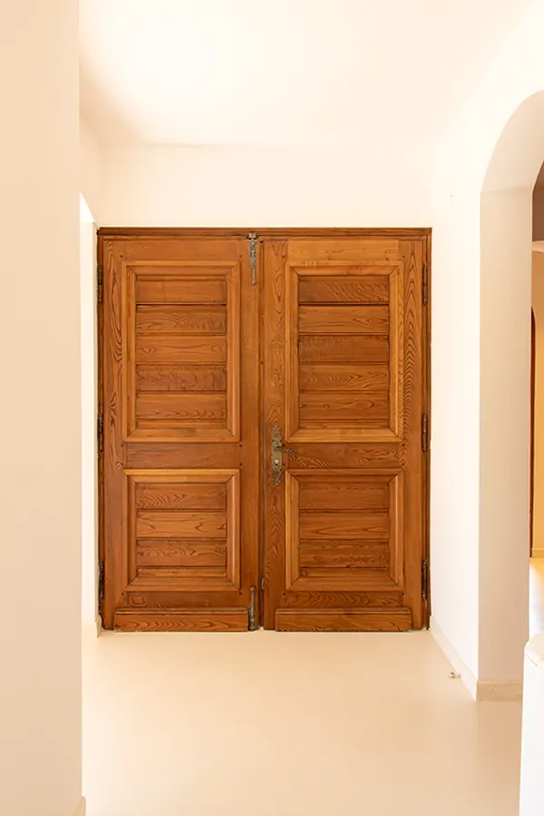 Porte en bois de la maison